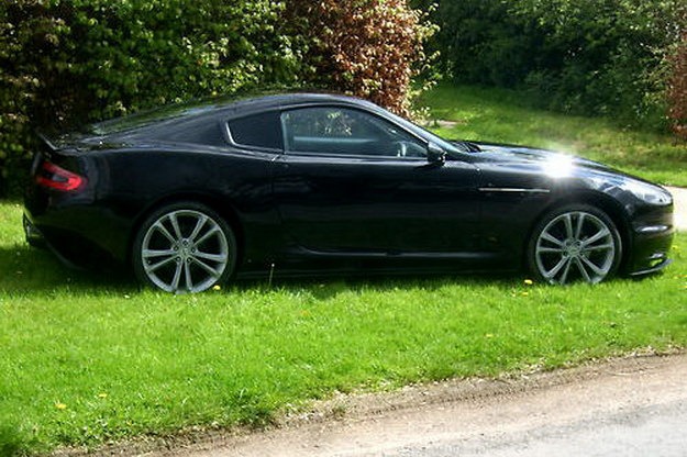 Replica Aston Martin DBS